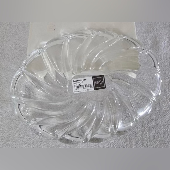 Mikasa Small Peppermint Clear Platter, Sweet Dish Scalloped Edges NWOT - Picture 13 of 14